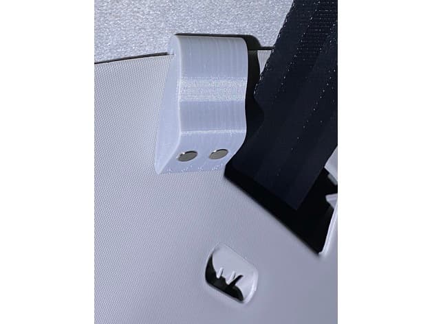Renault Zoe rear seatbelt clip magnet - image 4 of 6