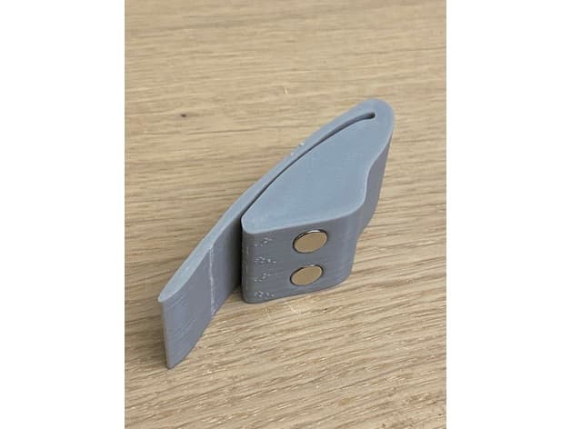 Renault Zoe rear seatbelt clip magnet - image 2 of 6