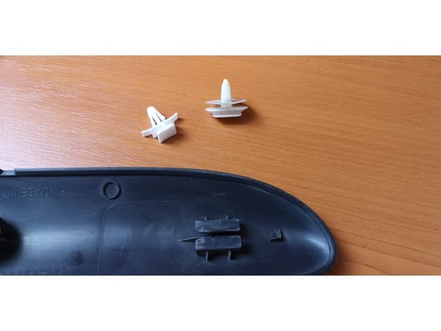 Renault Clio 2 exterior trim clip - image 2 of 6