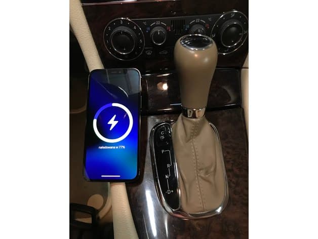 MagSafe car phone mount for Mercedes CLK - image 2 of 3