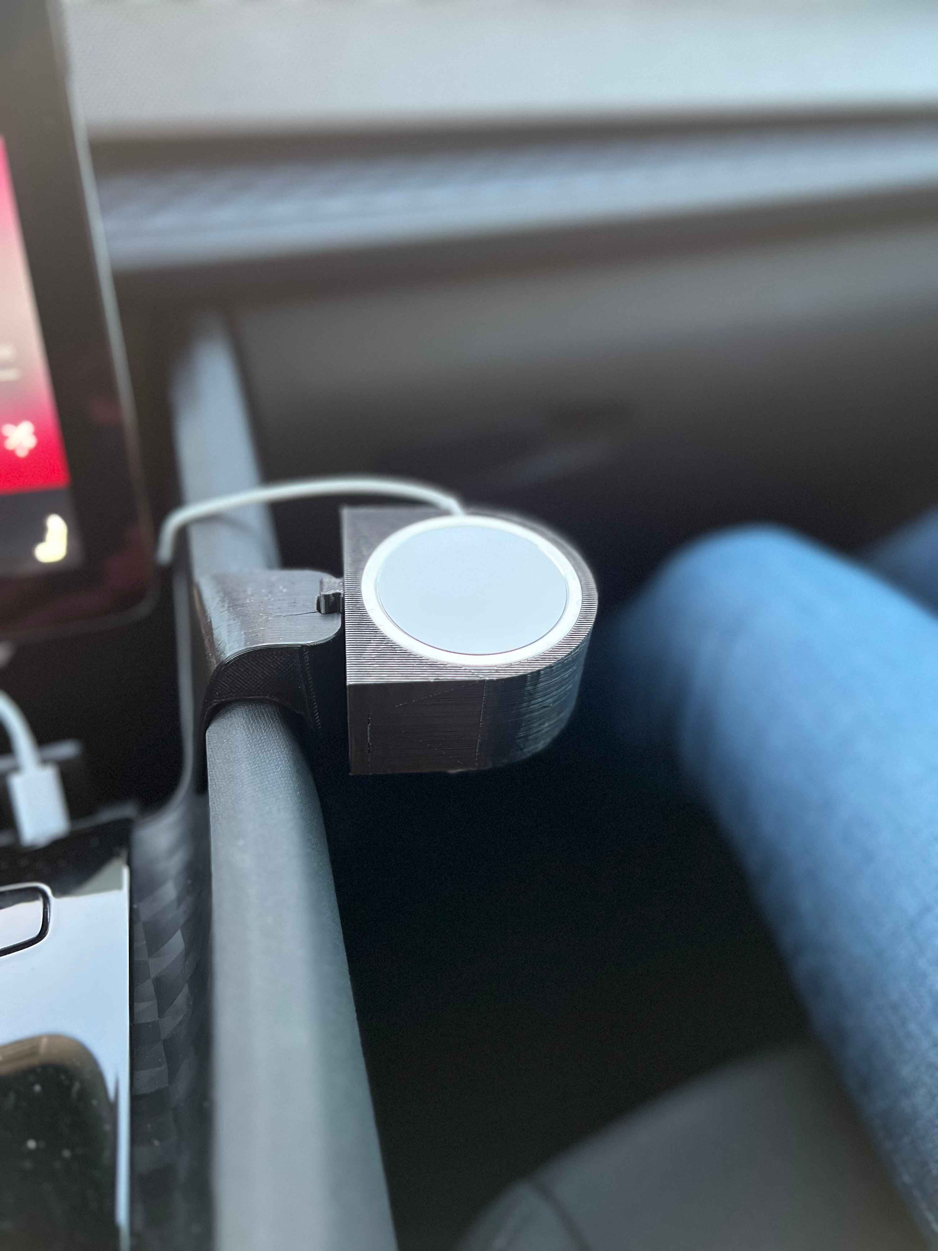 Polestar 2 MagSafe Phone Holder - image 5 of 6
