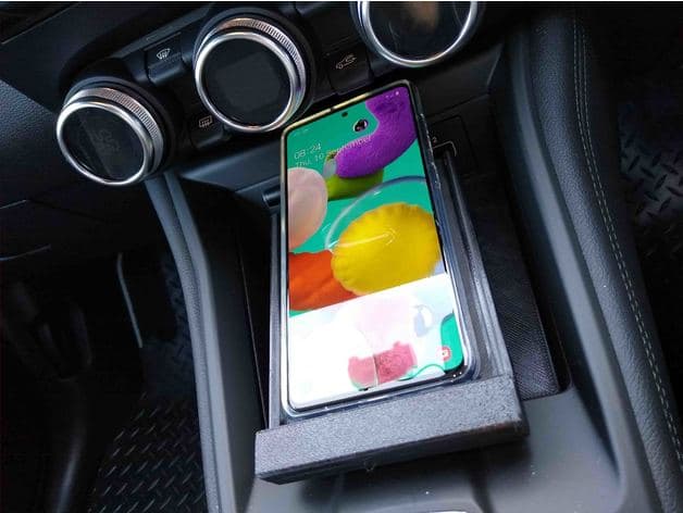 Renault Zoe ZE50 phone holder - image 4 of 4