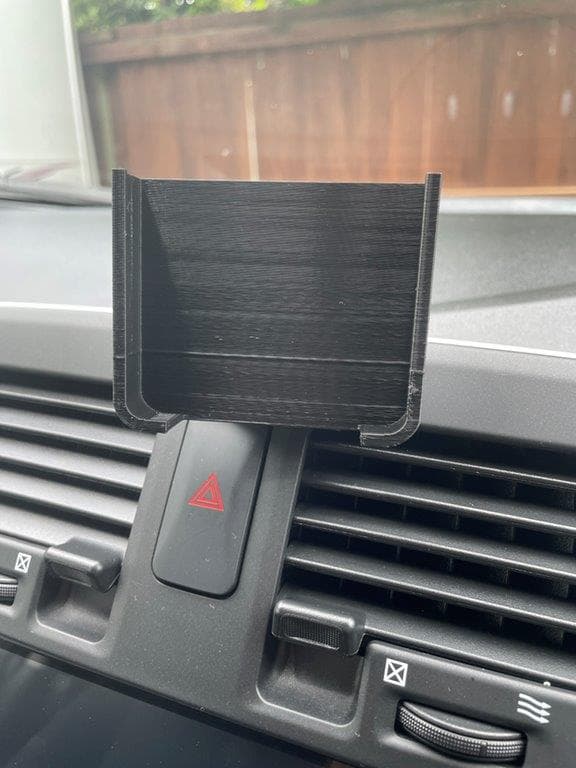 Nissan Leaf RHD phone mount - image 4 of 4