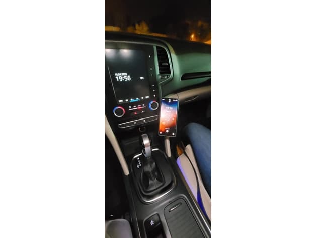 Renault Megane IV phone holder - image 2 of 4