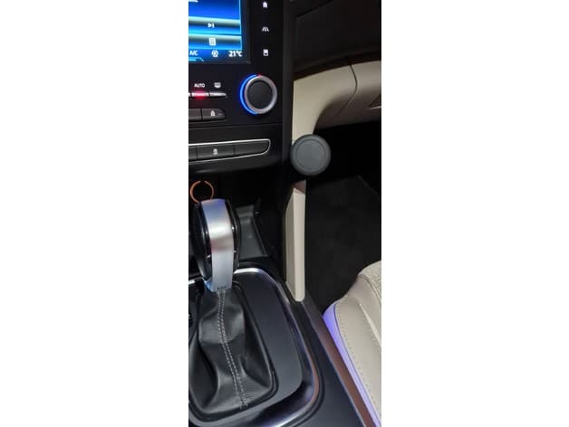 Photo of Renault Megane IV phone holder