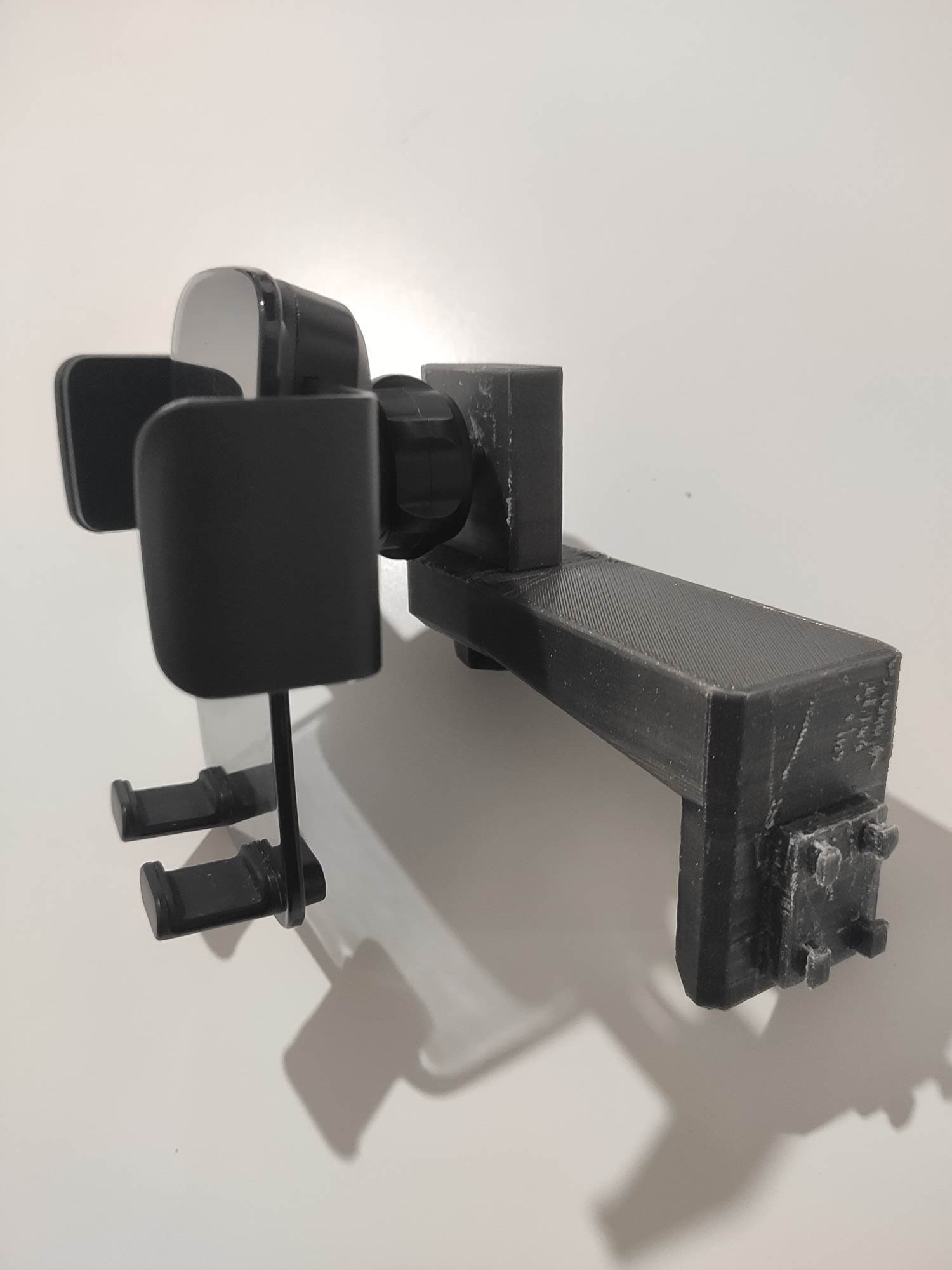 Dacia Sandero 3 mobile phone holder - image 2 of 6