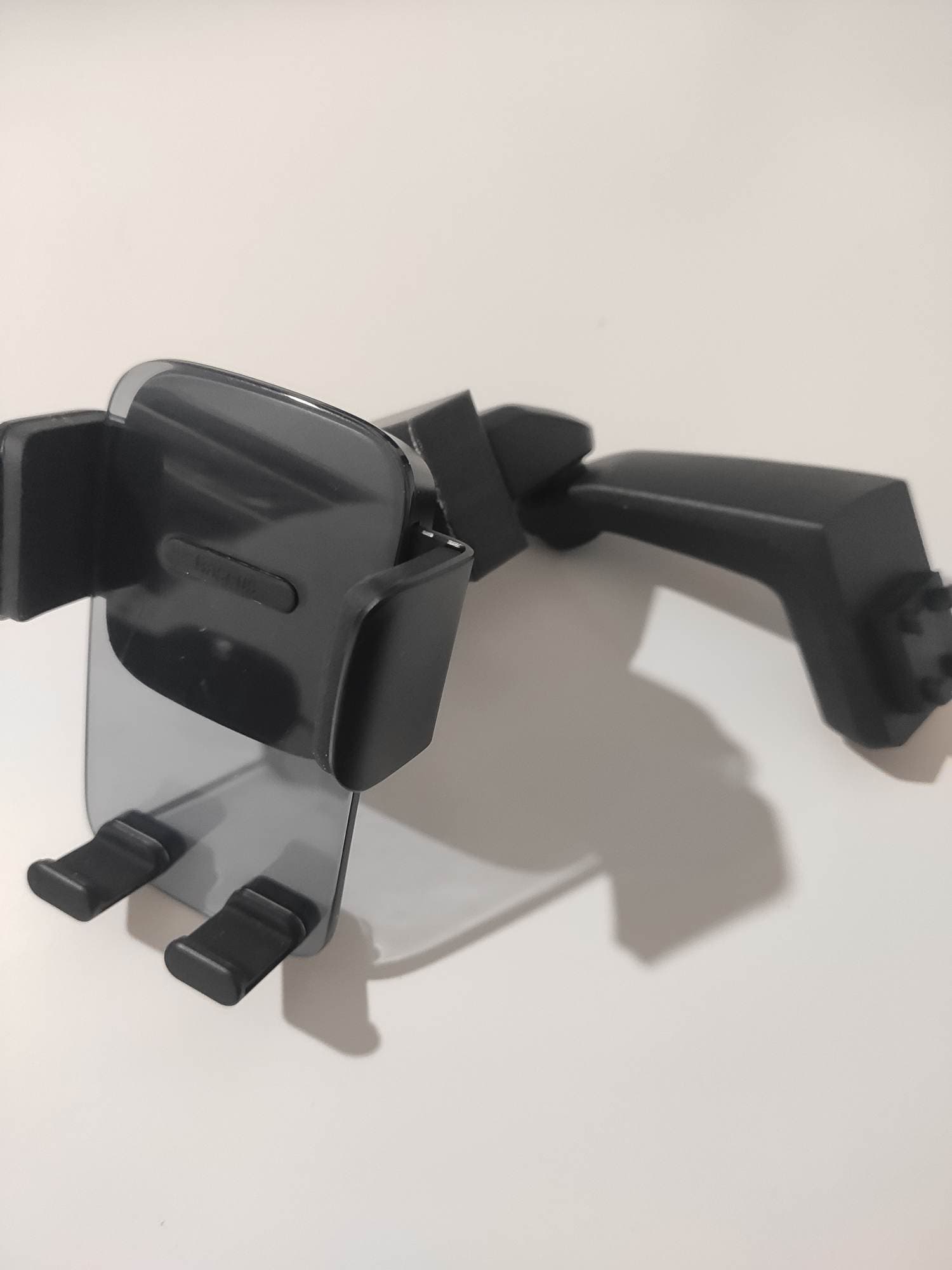 Photo of Dacia Sandero 3 mobile phone holder - joint