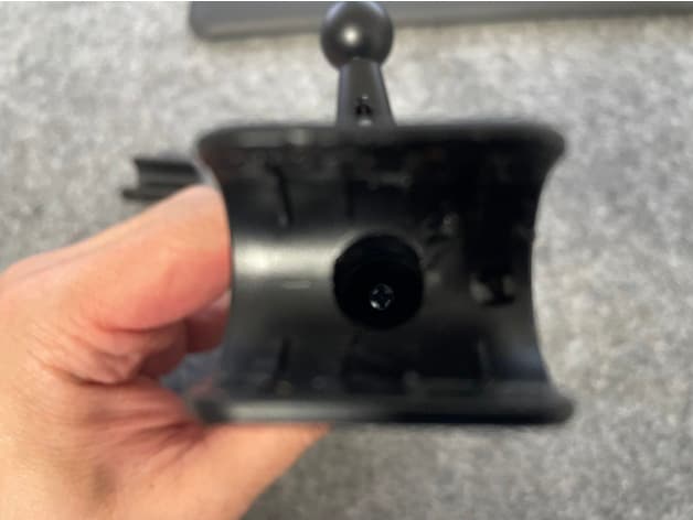 Audi Q7 iPad / iPhone Tablet holder - image 5 of 6