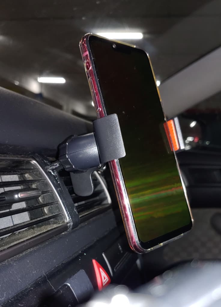 Smartphone holder for Audi A6 C5 - image 2 of 3