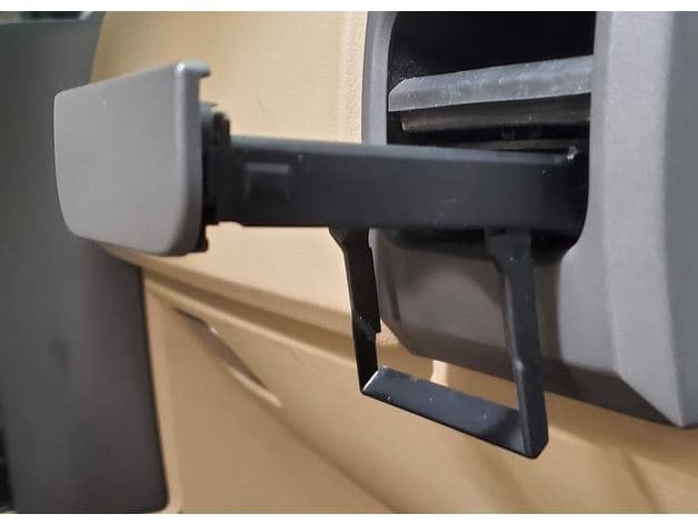 Photo of Land Rover LR3 Discovery 3 passenger cupholder fix
