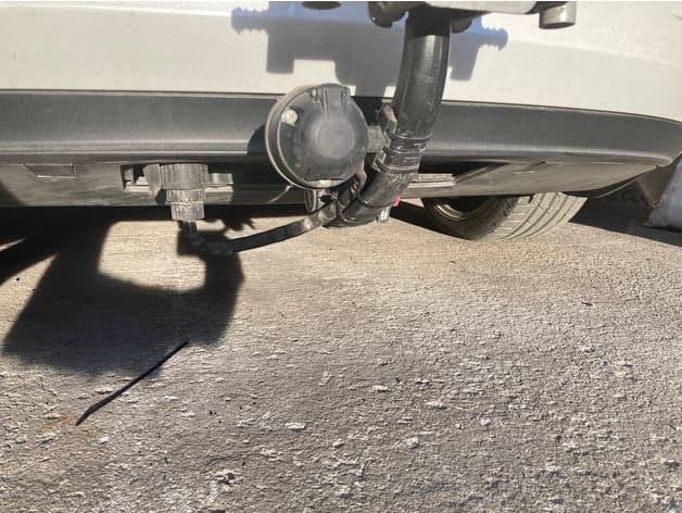 7 pin Trailer hitch mount for Tesla Model 3 - image 2 of 5