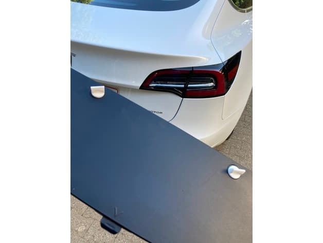 Hitch Cover Tesla Model 3 finger screws - image