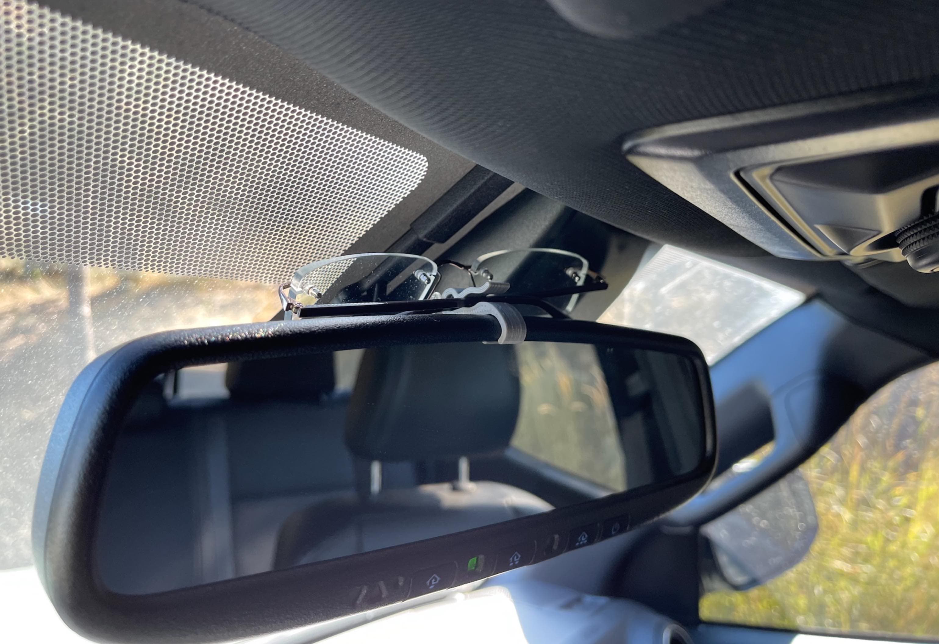 Tacoma rearview mirror clip - image