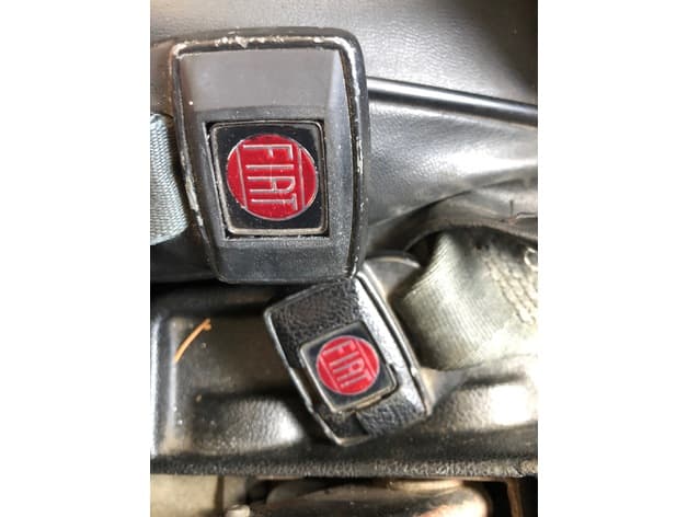 Fiat 500 Cinquecento Seatbelt clip cap - image 3 of 4