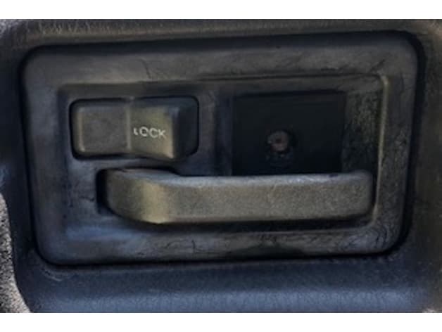 Photo of Jeep Wrangler TJ Door Handle Fix