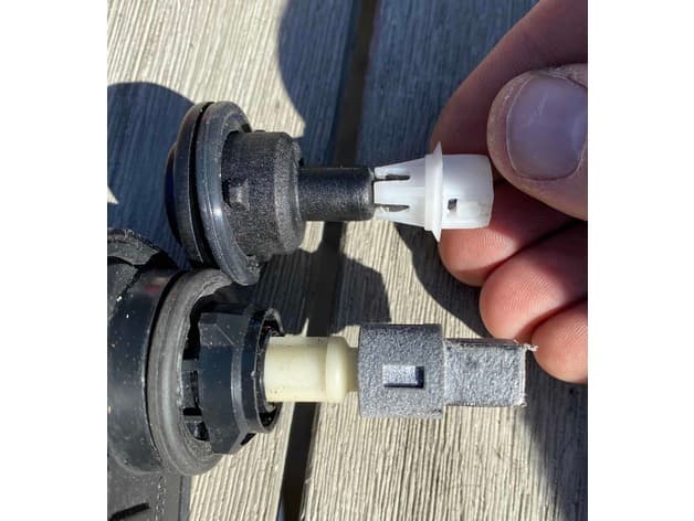 Audi B3 European headlight beam control motor clip for Depo headlight - image 5 of 5