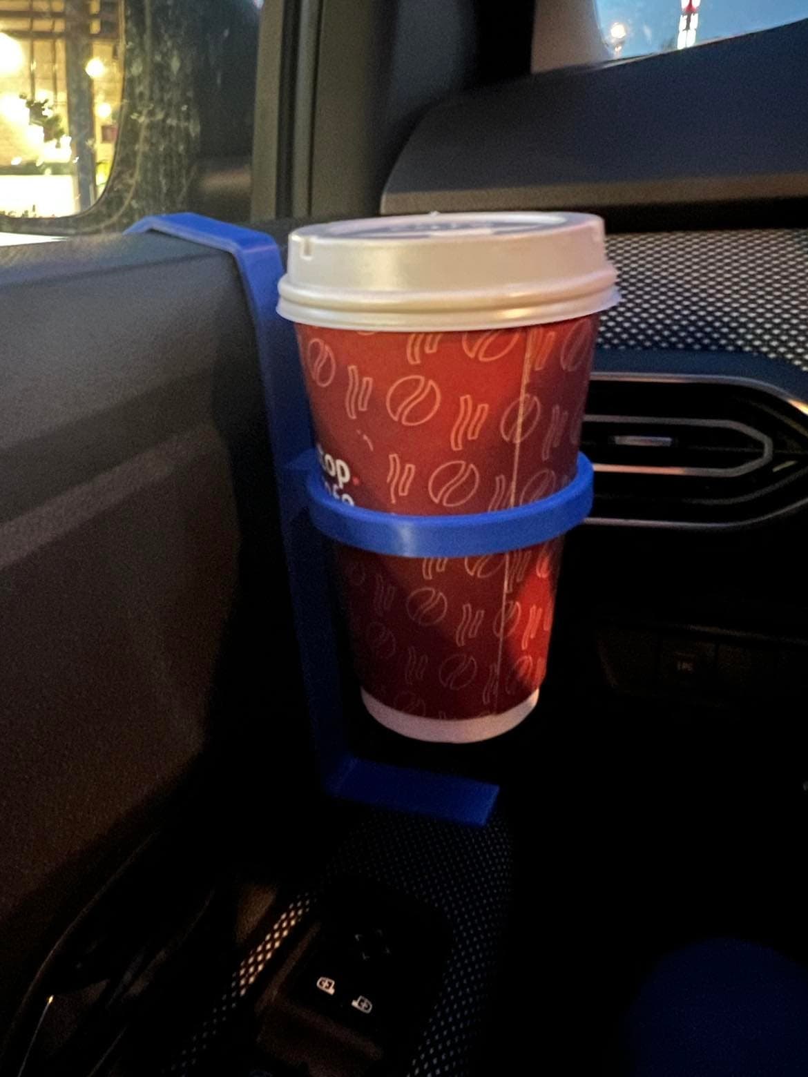 Dacia jogger door cup holder - image 3 of 4
