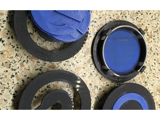 Nissan LEAF wheel hub cap - image 3 of 5