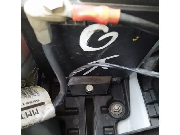 Opel Corsa C battery holder preview