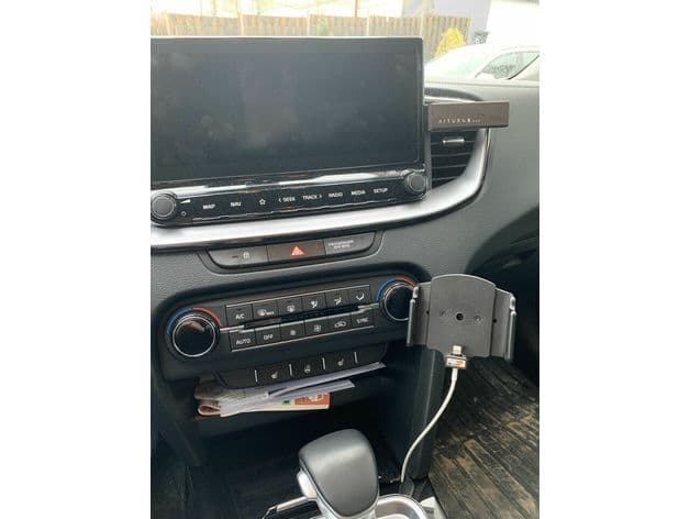 KIA XCeed phone mount preview