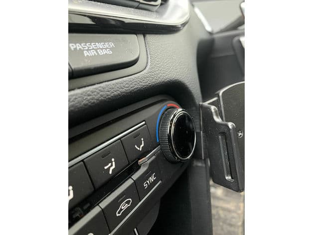 KIA XCeed phone mount preview