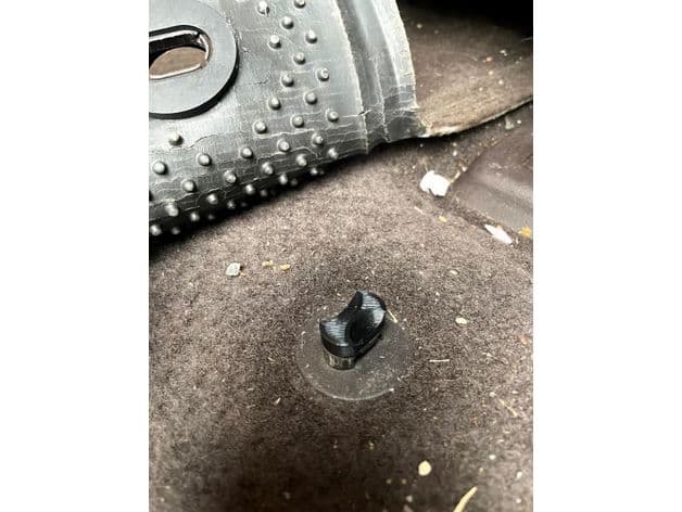Buick Enclave floor mat retainer clip preview
