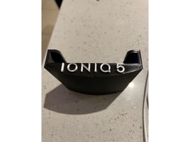 IONIQ 5 phone holder for projection preview