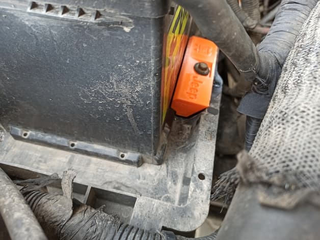 Jeep Grand Cherokee WJ / WG battery holder support preview
