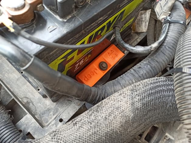 Jeep Grand Cherokee WJ / WG battery holder support preview