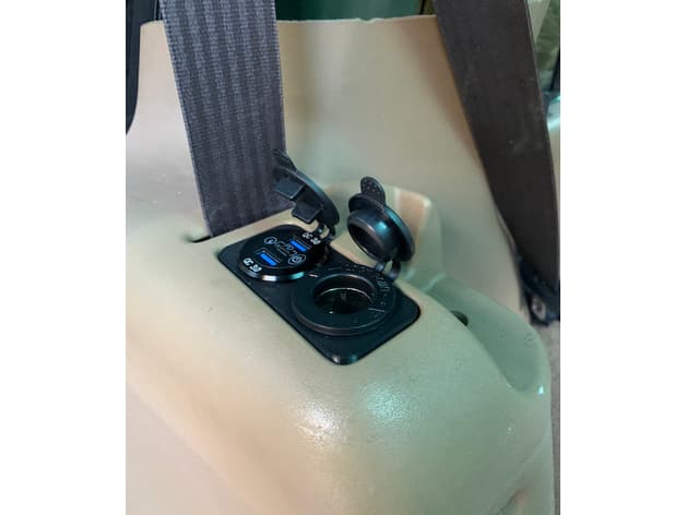 Discovery 2 Rear Radio Control Replacement (12v sockets) preview