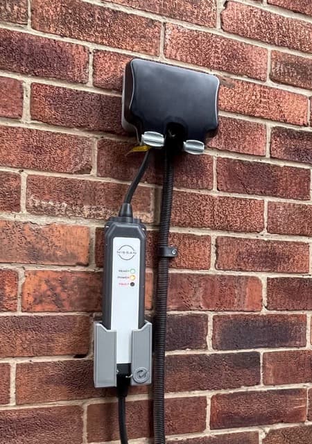 Nissan Leaf charger mount preview