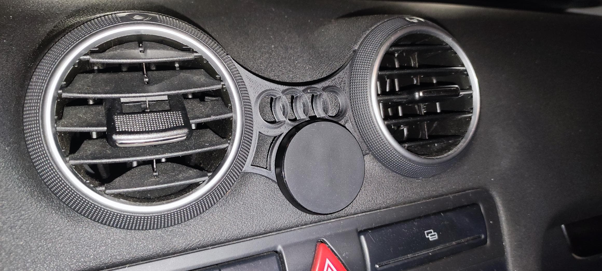 AUDI A3 8P PHONE HOLDER preview