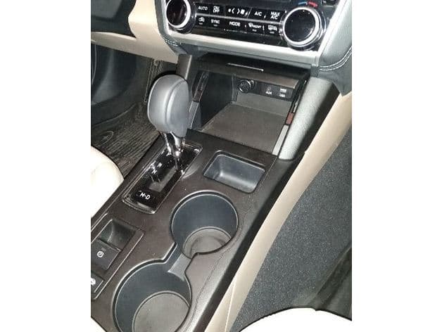 Subaru Phone center console mount, magnetic preview
