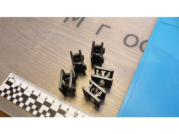 Volvo 8683718 fuel line clip preview