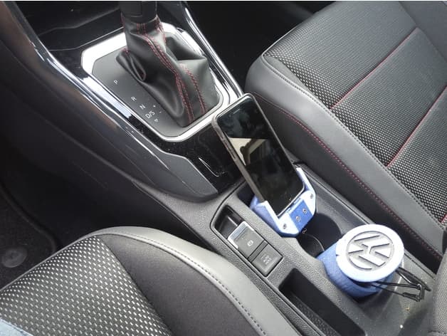 Volkswagen T-ROC iPhone 7 (cup)holder preview