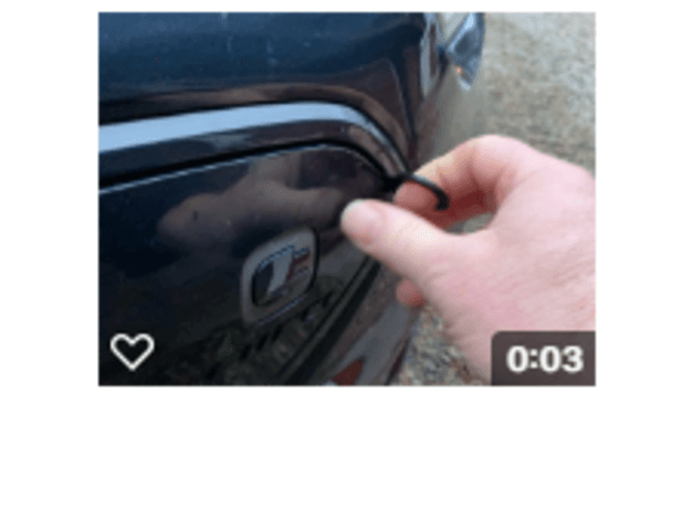 Kia e-Niro EV Charging door handle preview