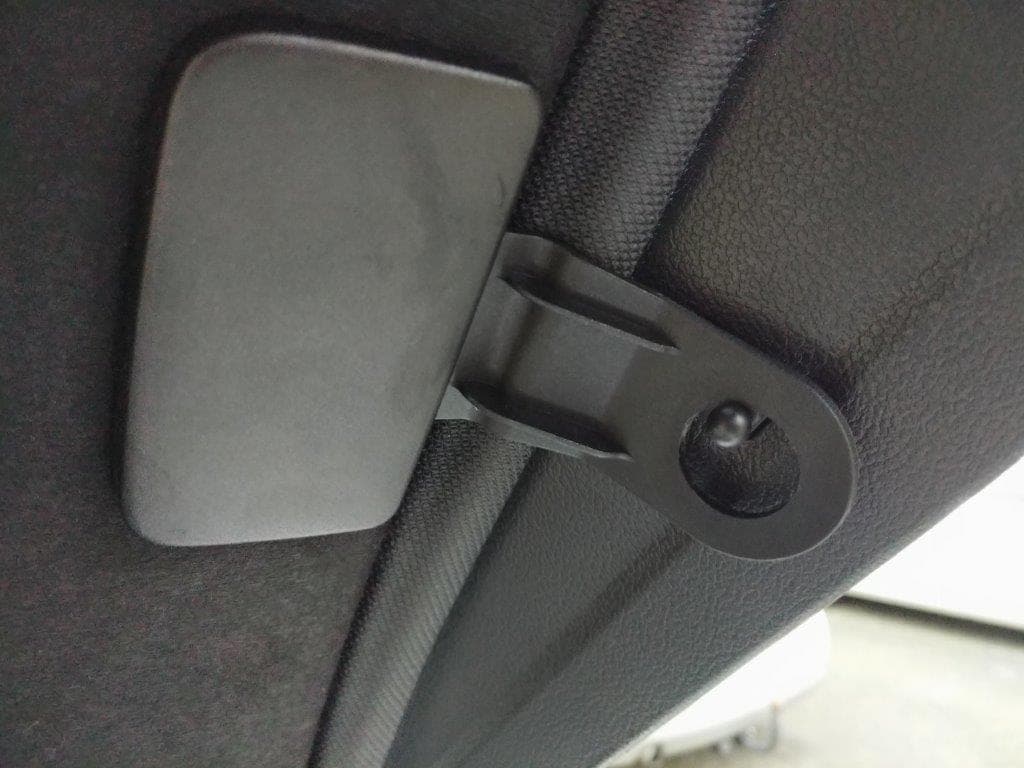 Audi A5 parcel shelf knob preview