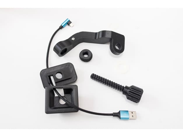Toyota Highlander wireless charging mount holder preview