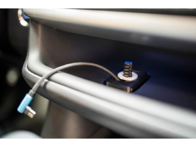 Toyota Highlander wireless charging mount holder preview