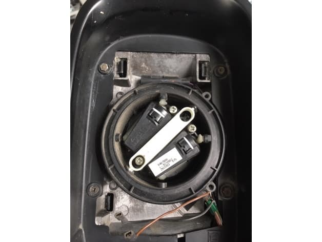 Mirror cover latch for bmw e39 preview