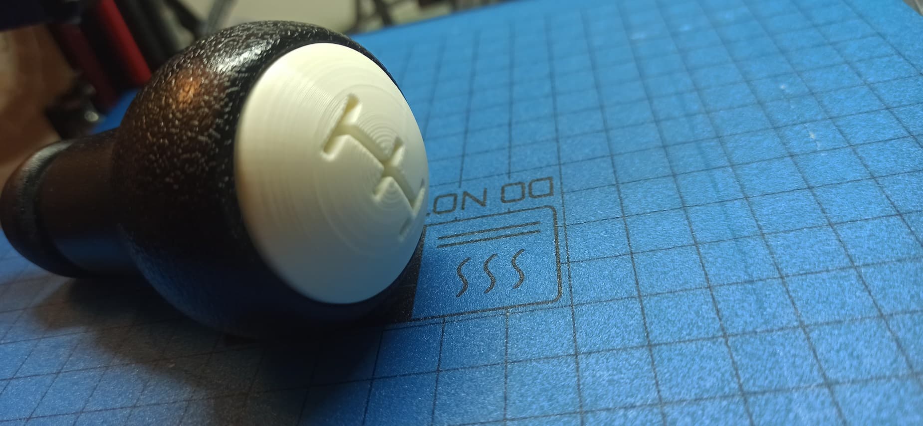 Peugeot 307 gear knob cap preview
