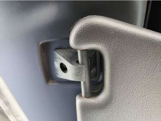 1998 Saab 900 sun visor clip preview