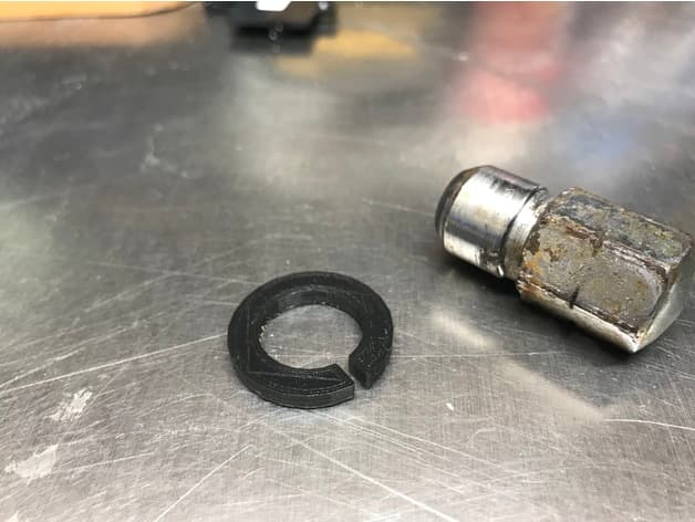Triumph Spitfire wheel, lug-nut split-ring preview