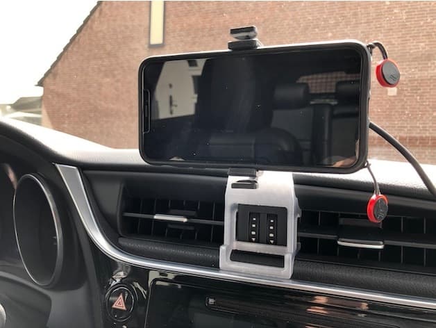 Toyota Auris 2015 Phone holder preview