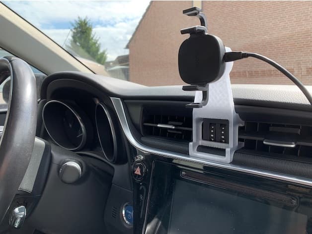 Toyota Auris 2015 Phone holder preview