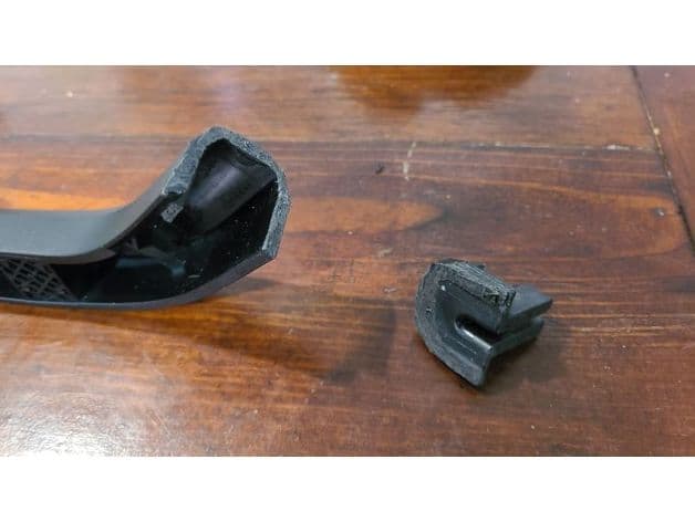 Toyota Yaris rear wiper attachment replacement (2005-2011) preview