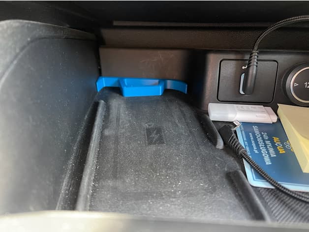 Ford Focus MK4 qi charger spacer for iPhone 12 Pro Max preview