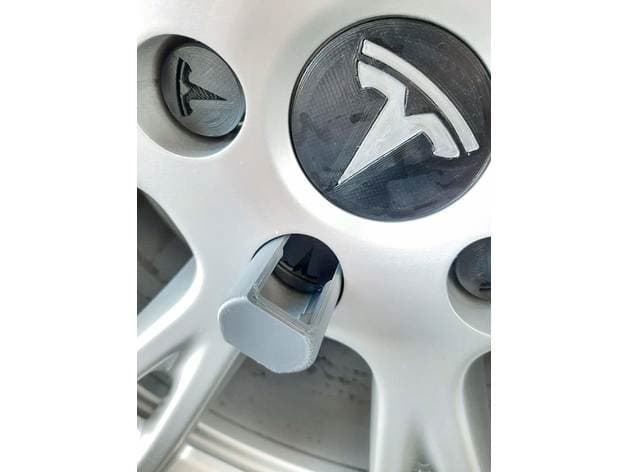 Photo of Tesla Gemini wheels lug nut cap removal tool