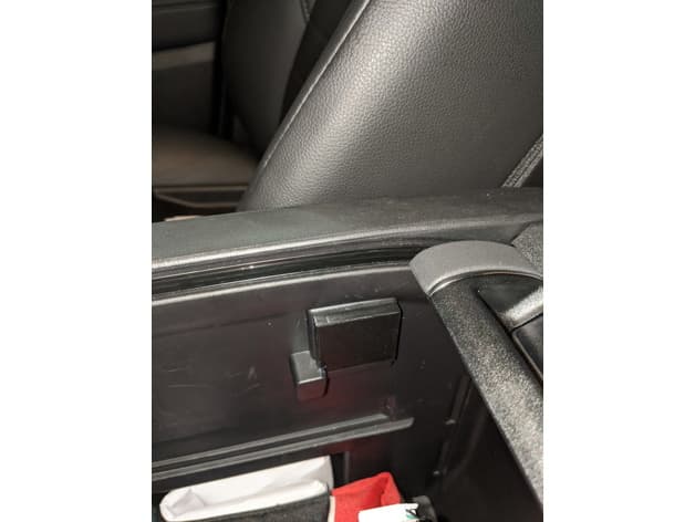 Toyota Highlander Qi charger removal cover preview