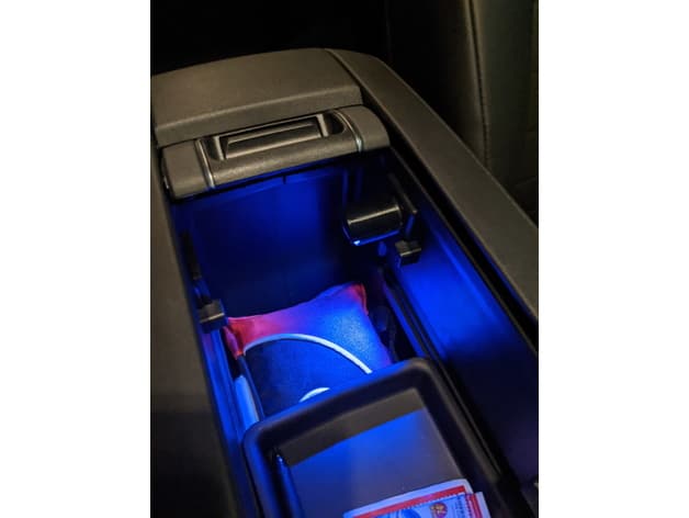 Toyota Highlander Qi charger removal cover preview